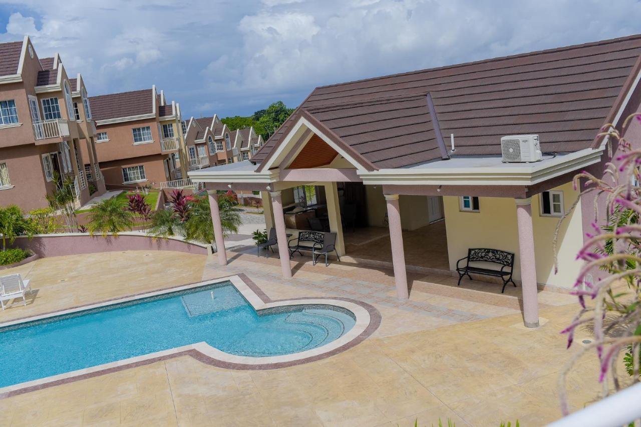 Villa Tropical Luxury Dreams Ocho Rios Exterior foto